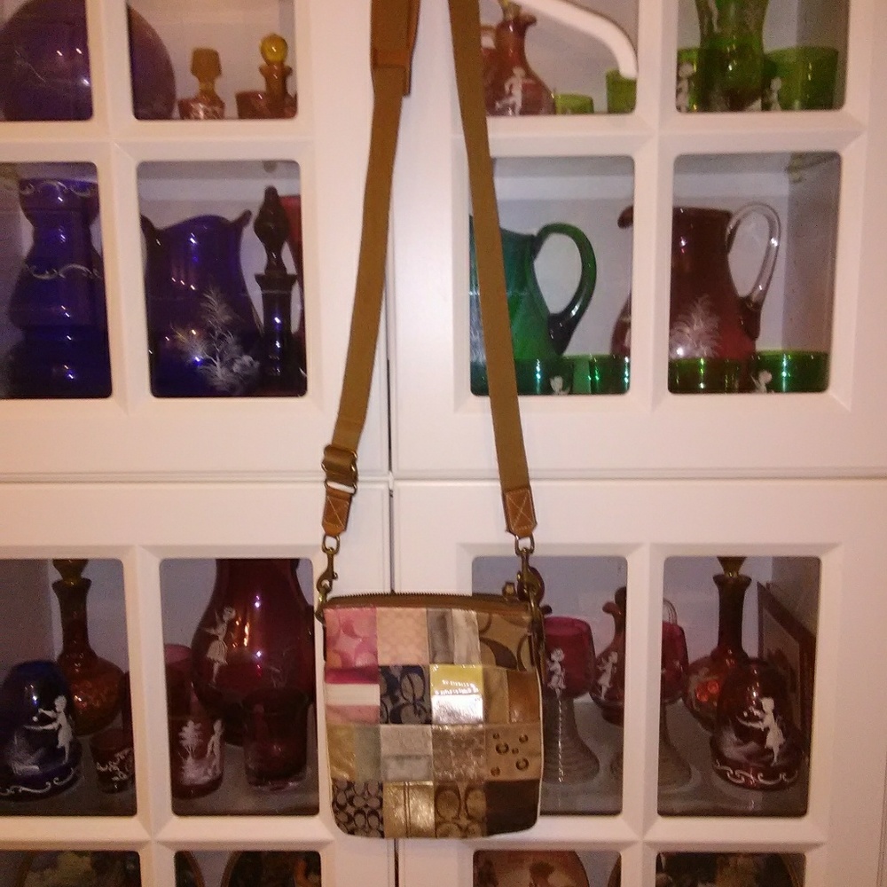 🌈 Coach Handbag - patchwork bag - Good shape! - Picture 3 of 4